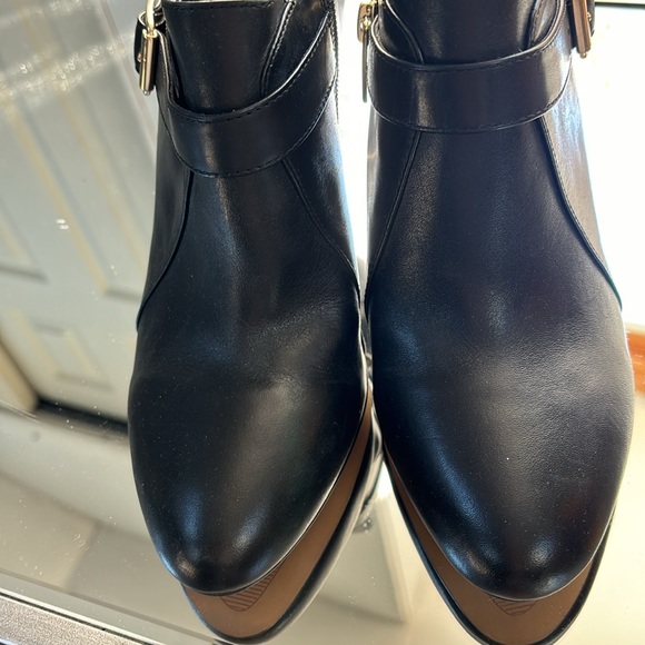 Vince Camuto black leather boots - Picture 3 of 9